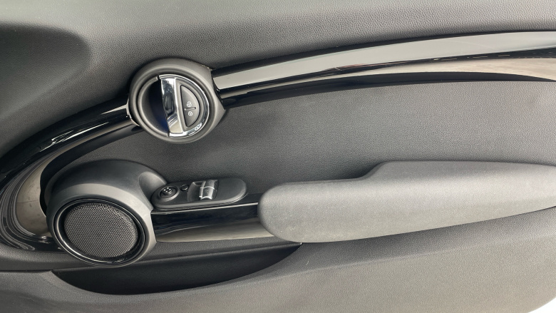 MINI Hatchback 2.0 Cooper S Sport II 3dr Auto [Comfort Pack] Petrol Hatchback